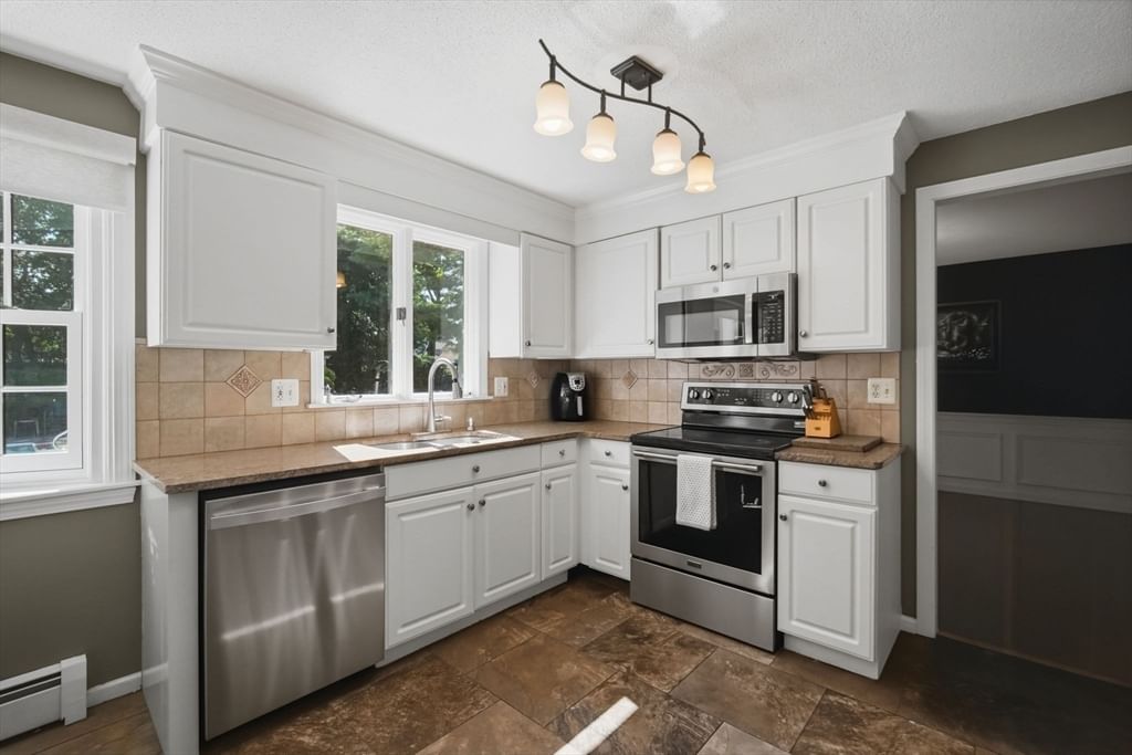 35 Cross Meadow Rd, East Longmeadow, MA, 35 Cross Meadow Rd, East Longmeadow, MA Photo #8