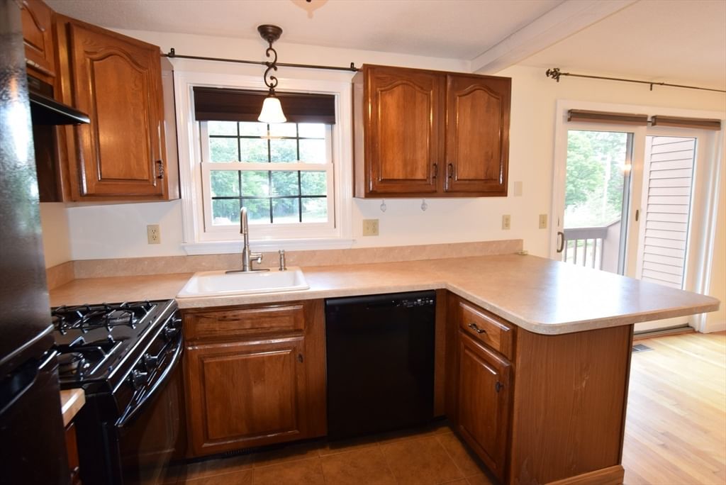 C4 Scotty Hollow Dr #C4, Chelmsford, MA, C4 Scotty Hollow Dr #C4, Chelmsford, MA Photo #4