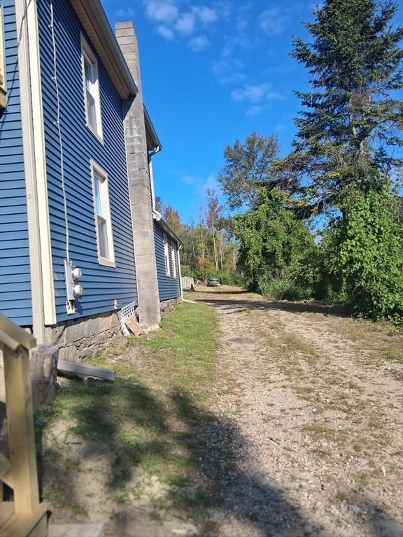 48 Curtis St, Hinsdale, MA Photo #3