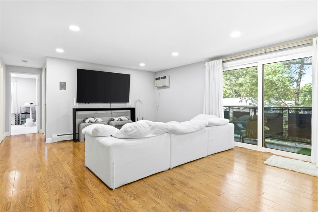 Photo of 206 Rock St, Norwood, MA
