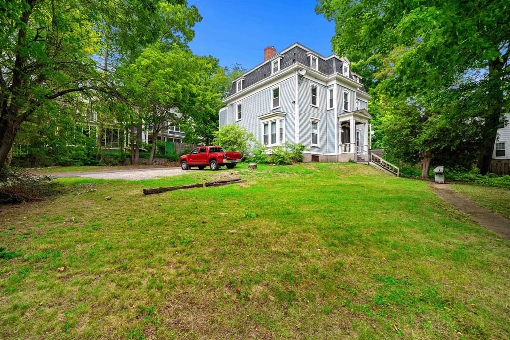 Photo of 7 Maple Ave, Haverhill, MA