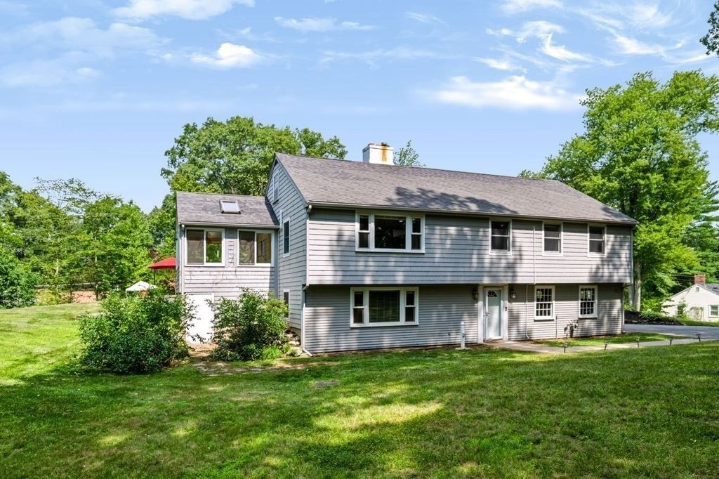 Photo of 29 Canterbury Hill Rd, Topsfield, MA