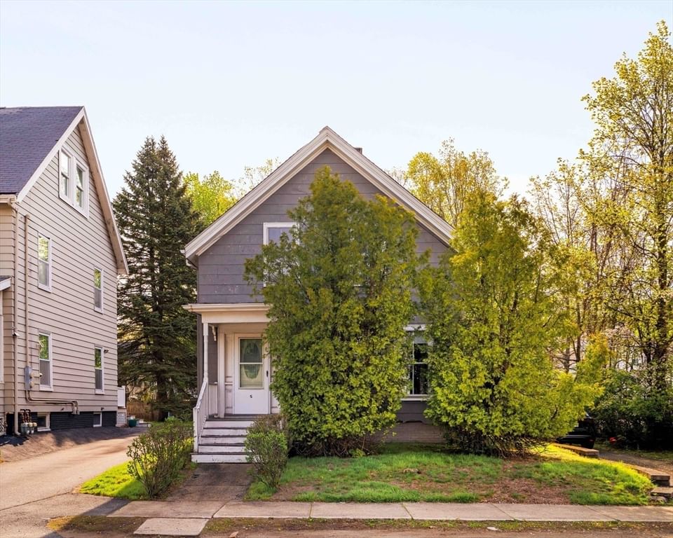 Photo of 5 Washington St, Stoneham, MA