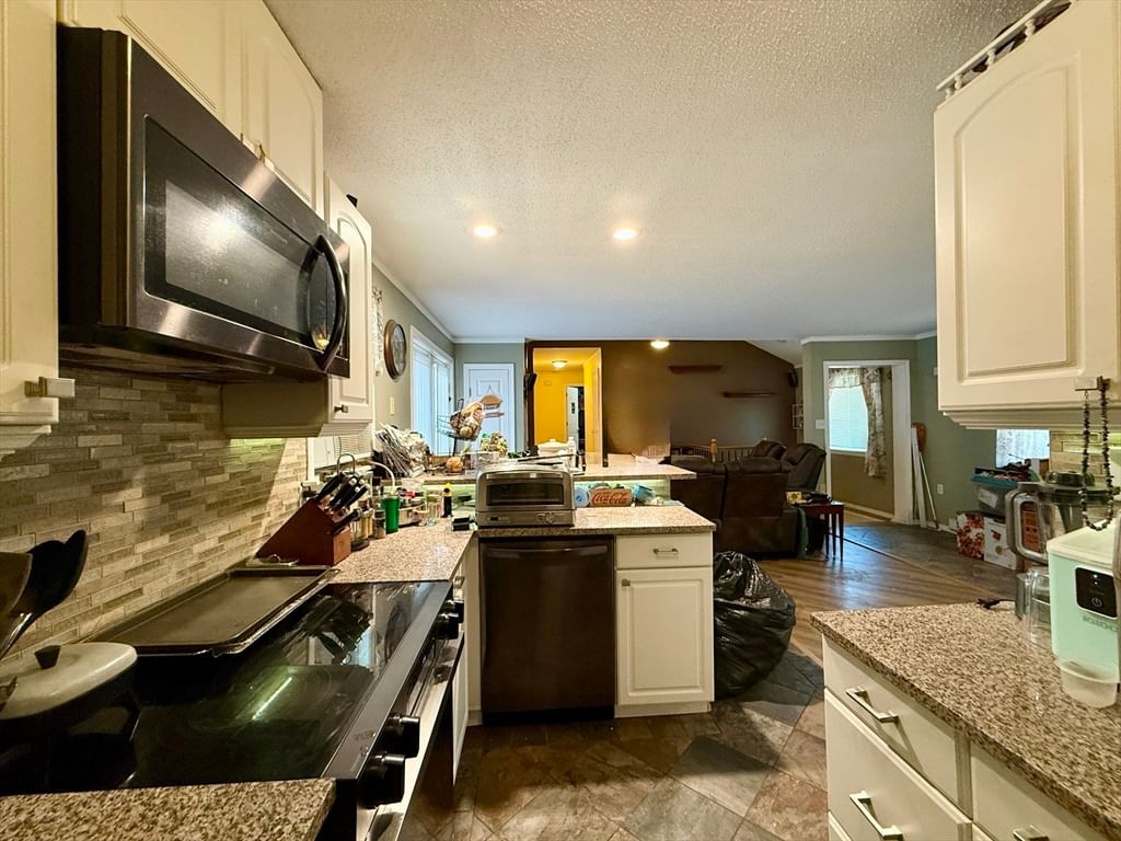 66 Barrison St, Springfield, MA Photo #2