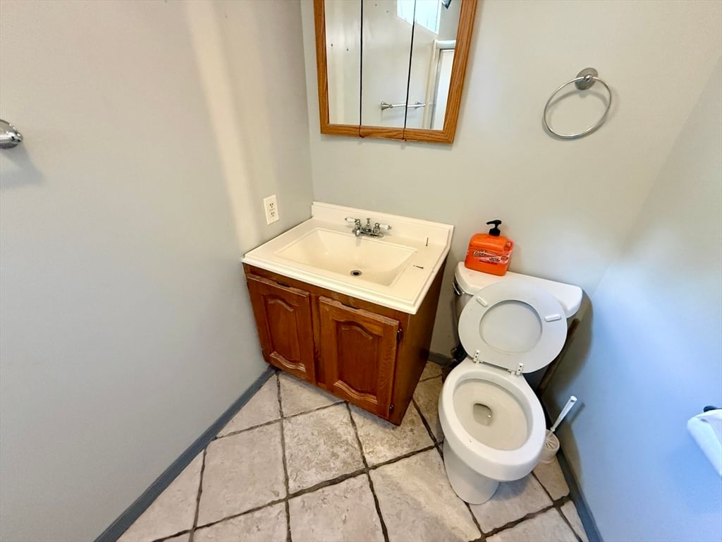 66 Barrison St, Springfield, MA Photo #29