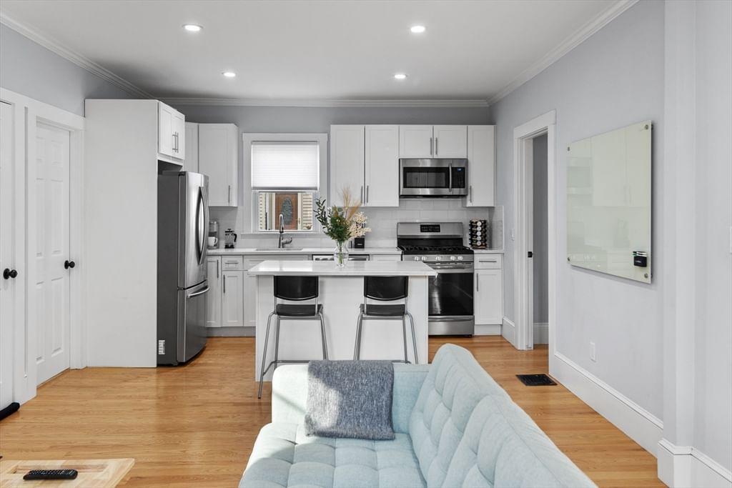 14 Everett ST #14-1, Medford, MA Photo #4