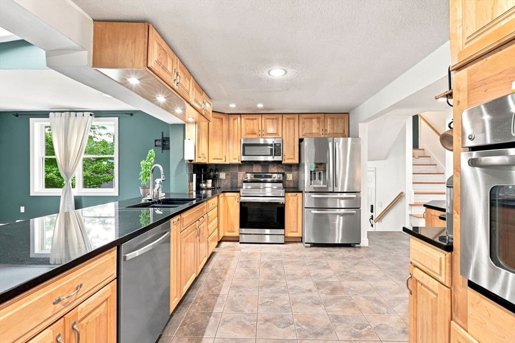 73 Glendale Rd, Hampden, MA Photo #11