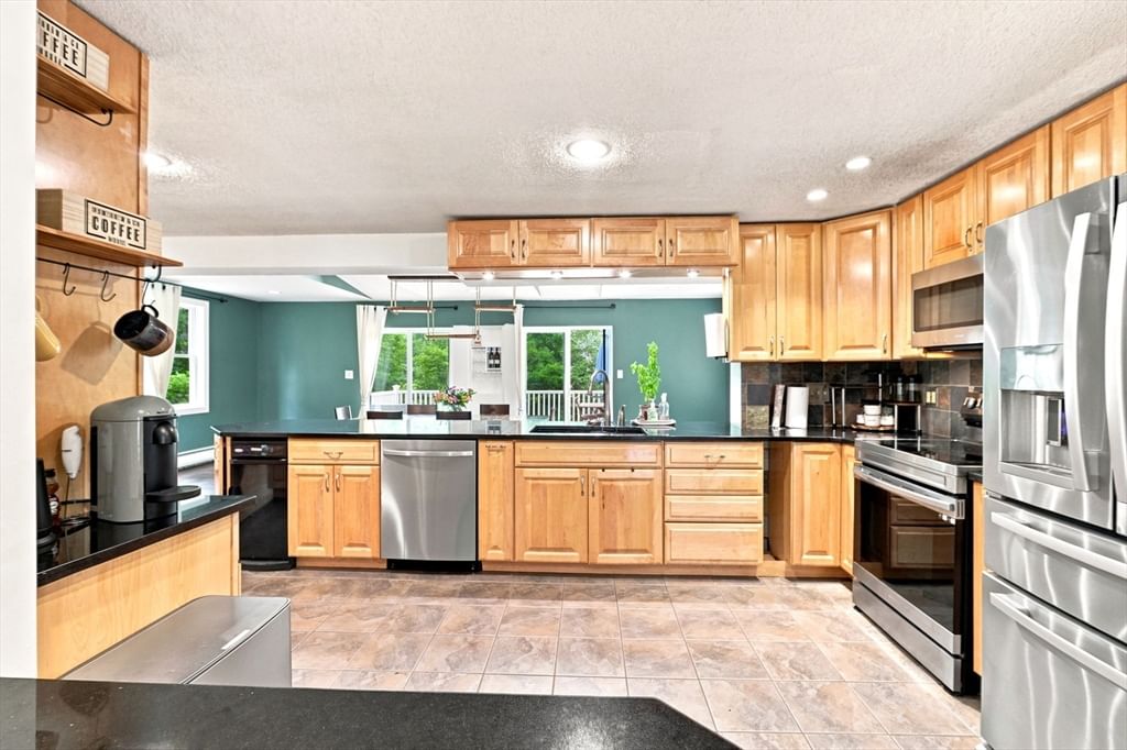 73 Glendale Rd, Hampden, MA Photo #12