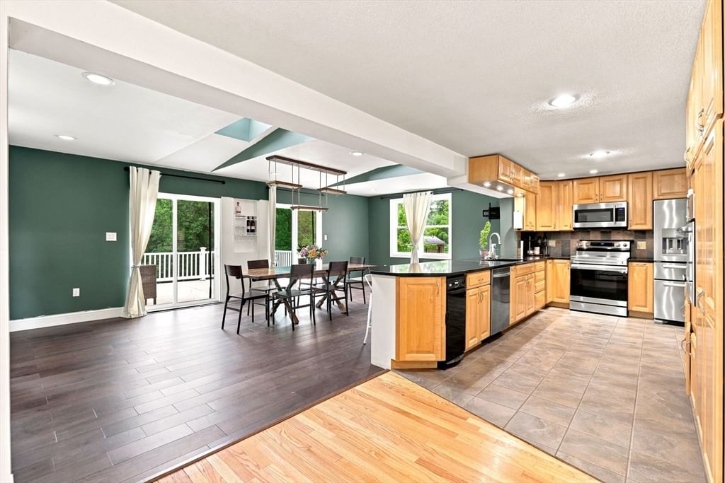 73 Glendale Rd, Hampden, MA Photo #13