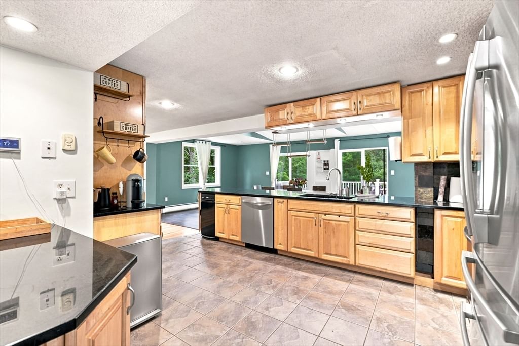 73 Glendale Rd, Hampden, MA Photo #14