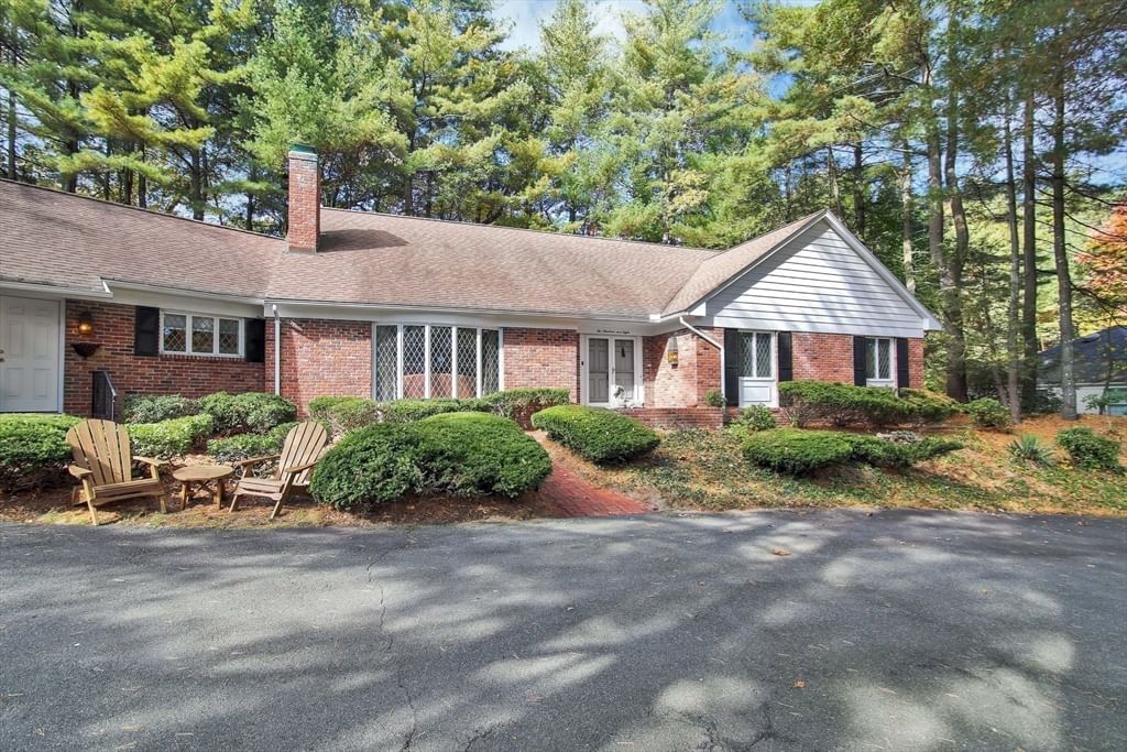 208 Tanglewood Dr, Longmeadow, MA, 208 Tanglewood Dr, Longmeadow, MA Photo #3