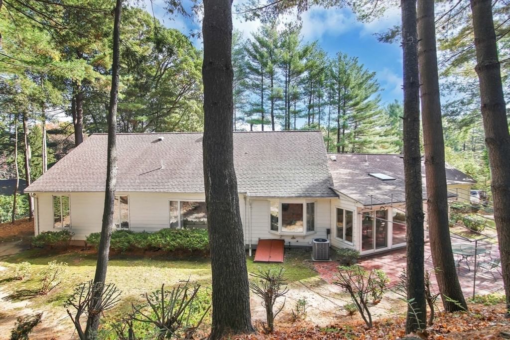 208 Tanglewood Dr, Longmeadow, MA, 208 Tanglewood Dr, Longmeadow, MA Photo #37