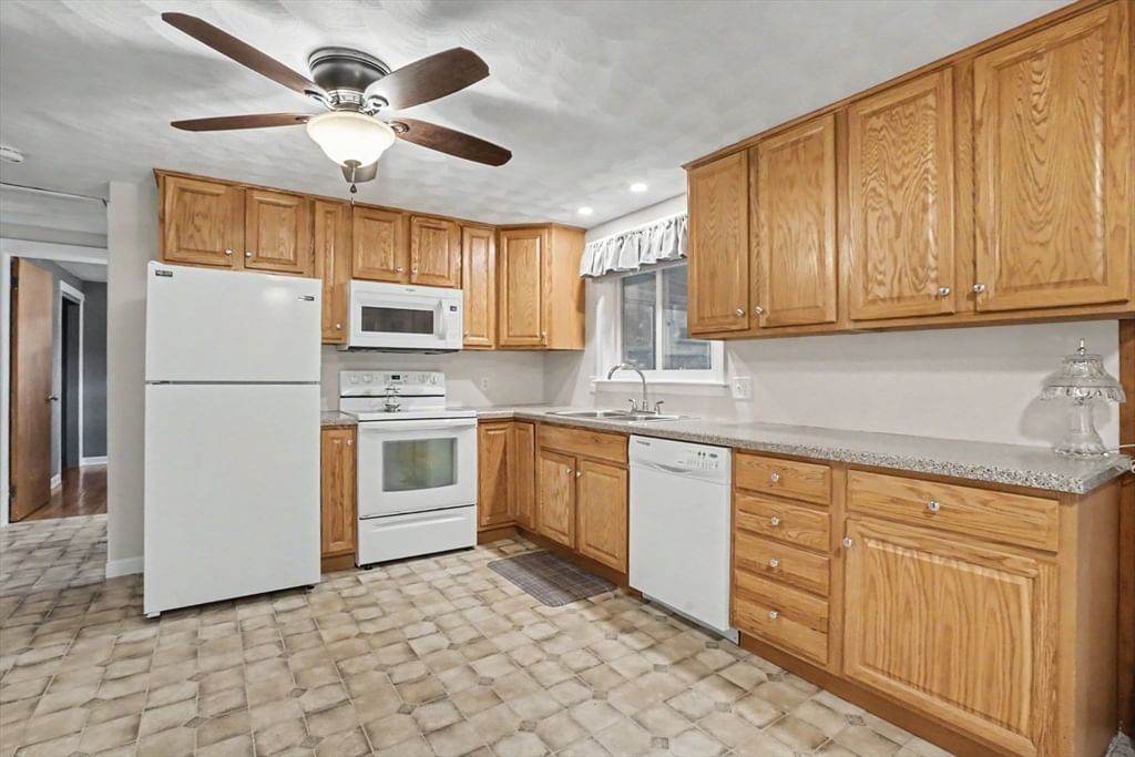 35 Park Forest Rd, Springfield, MA, 35 Park Forest Rd, Springfield, MA Photo #6
