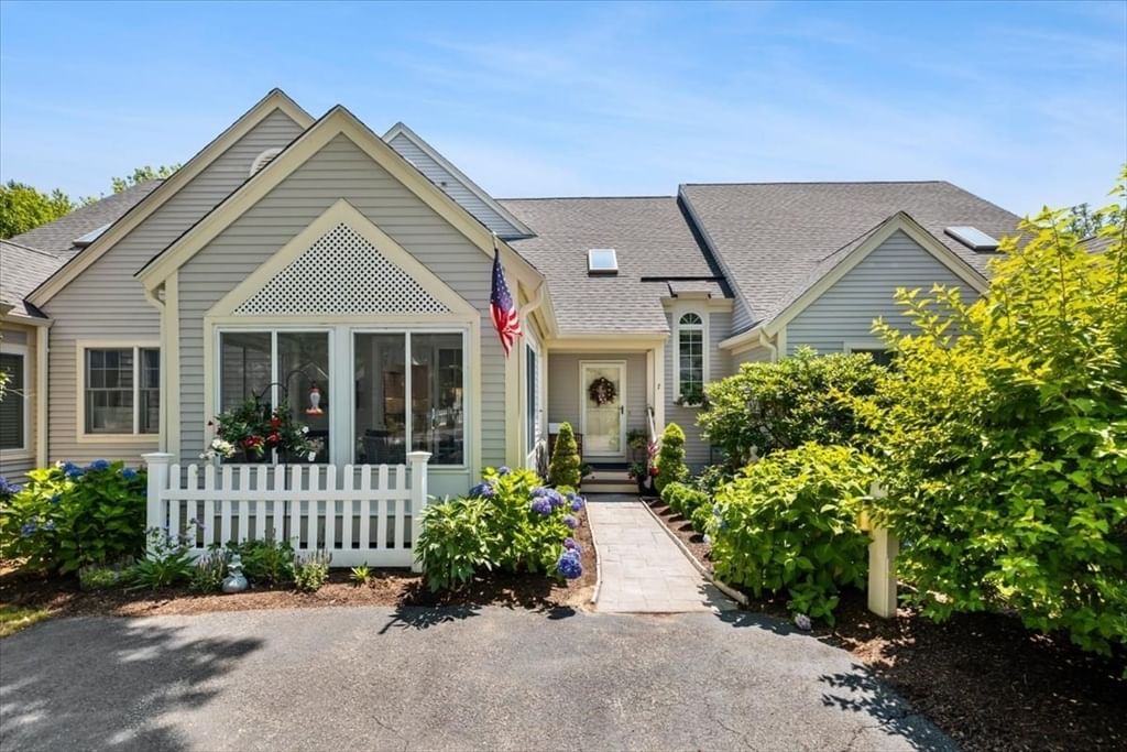 Photo of 7 Gold Leaf Ln #7, Mashpee, MA