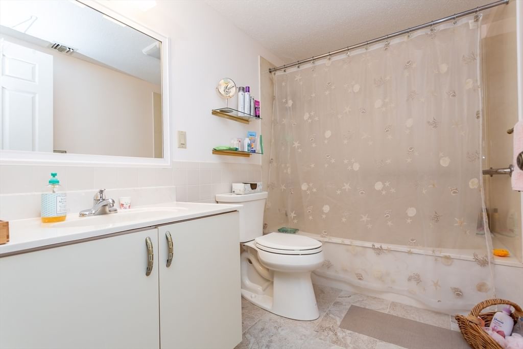 4234 N Main St #505, Fall River, MA Photo #14