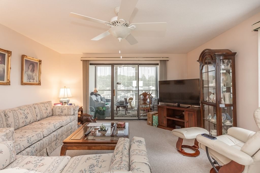 4234 N Main St #505, Fall River, MA Photo #3