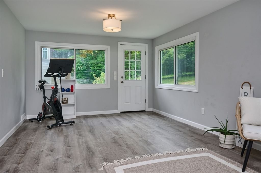 194 Pleasant St, East Longmeadow, MA Photo #12