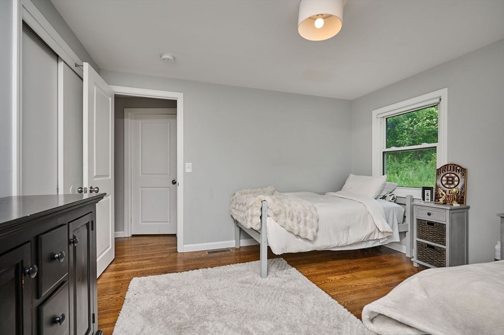 194 Pleasant St, East Longmeadow, MA Photo #14