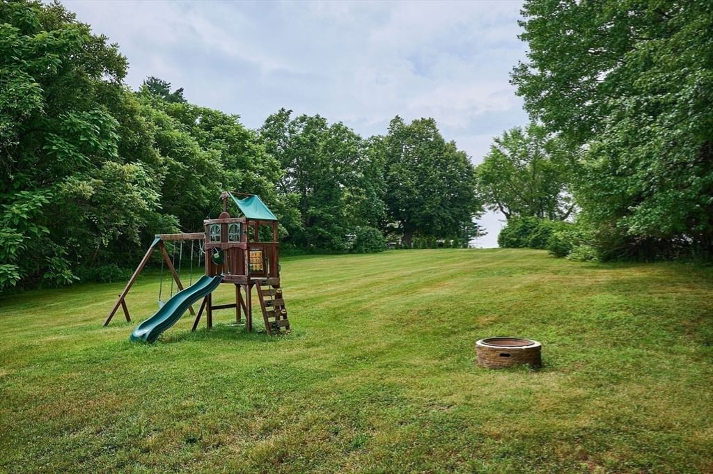 194 Pleasant St, East Longmeadow, MA Photo #21