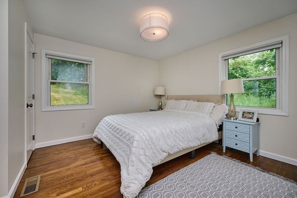 194 Pleasant St, East Longmeadow, MA Photo #10