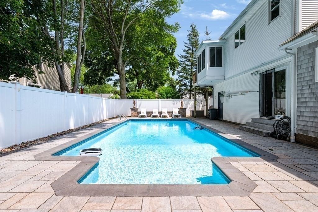 36 Myrtle Avenue, Newburyport, MA Photo #2
