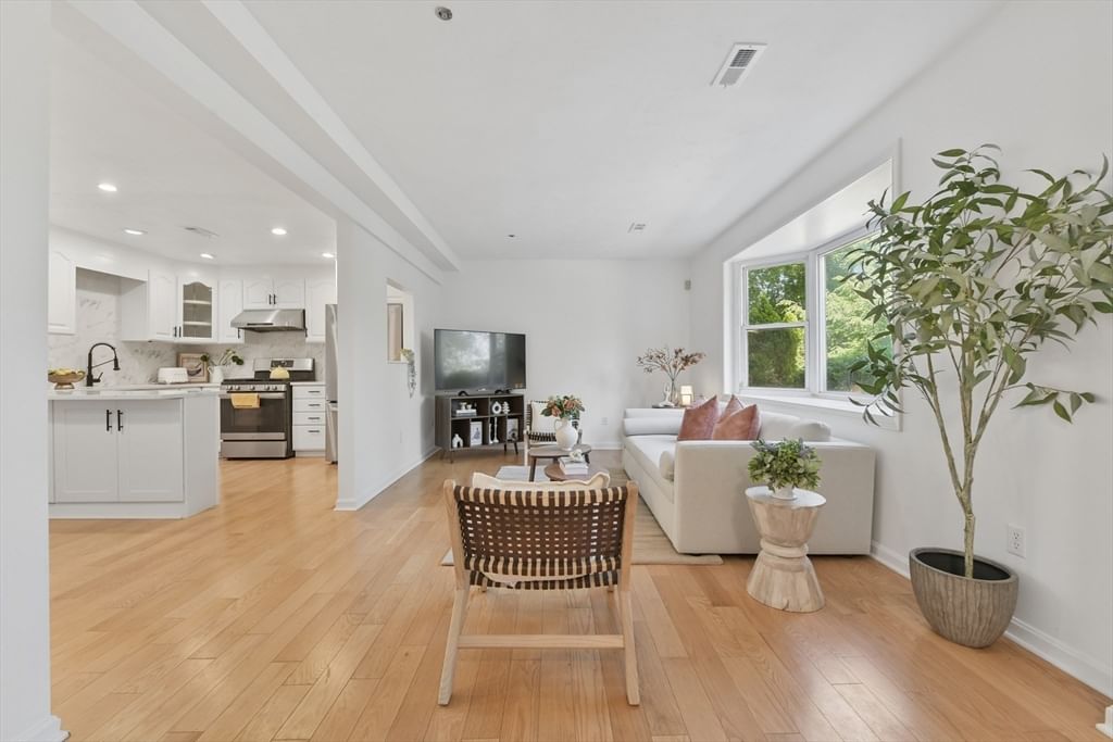 110 Coolidge Hill Rd #2, Watertown, MA, 110 Coolidge Hill Rd #2, Watertown, MA Photo #5