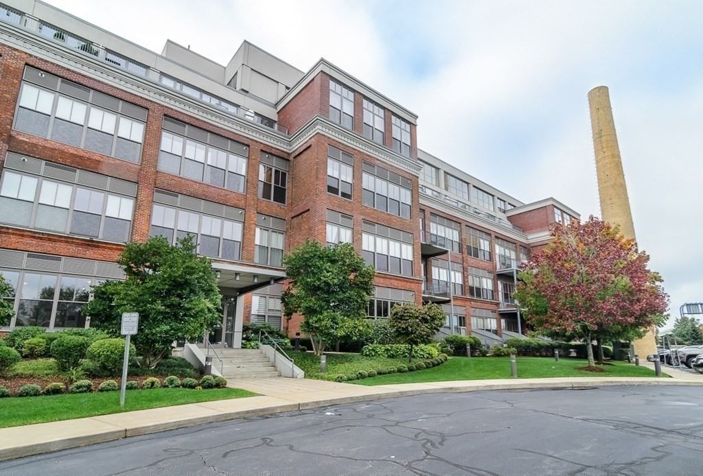 156 Porter St #320, Boston, MA Photo #17