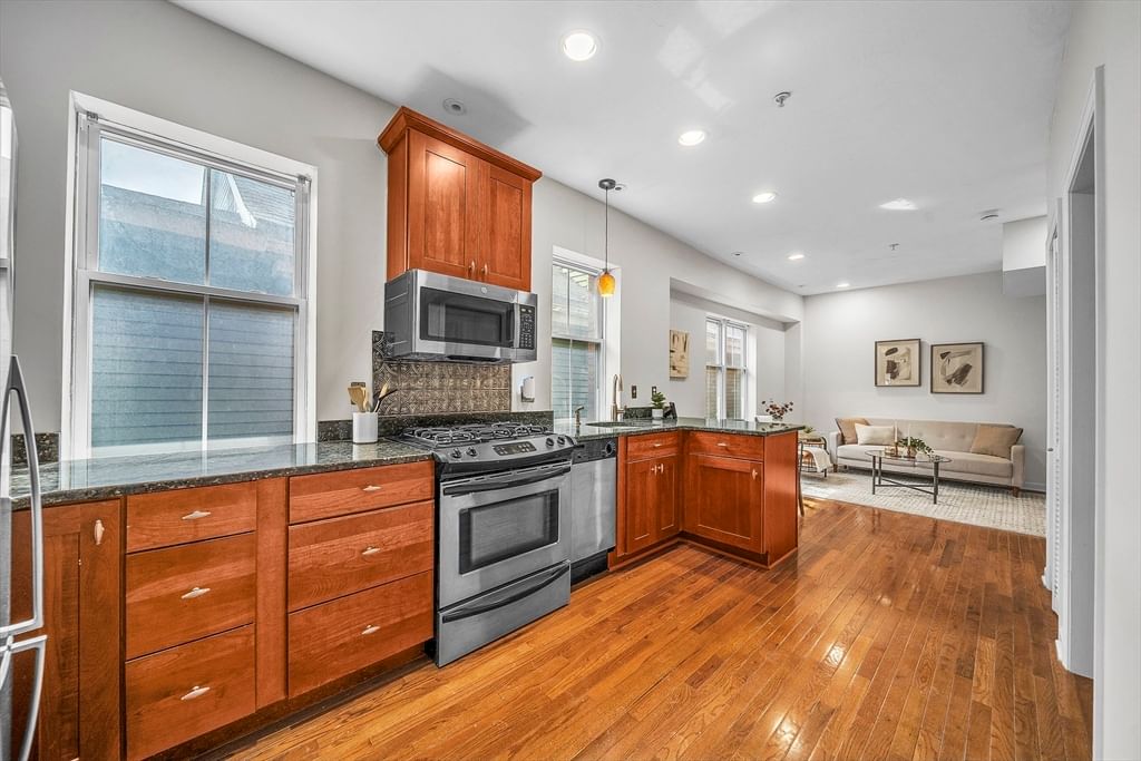 257 Pleasant St #7, Worcester, MA, 257 Pleasant St #7, Worcester, MA Photo #5