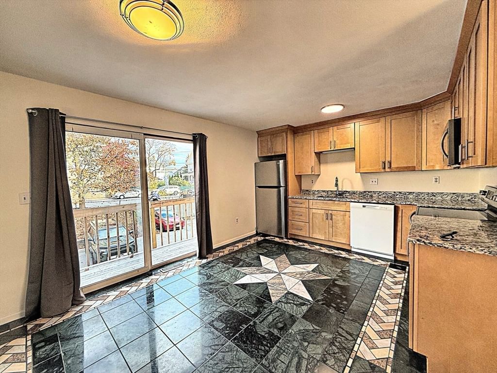 88 Belmont St #88, Lowell, MA, 88 Belmont St #88, Lowell, MA Photo #4