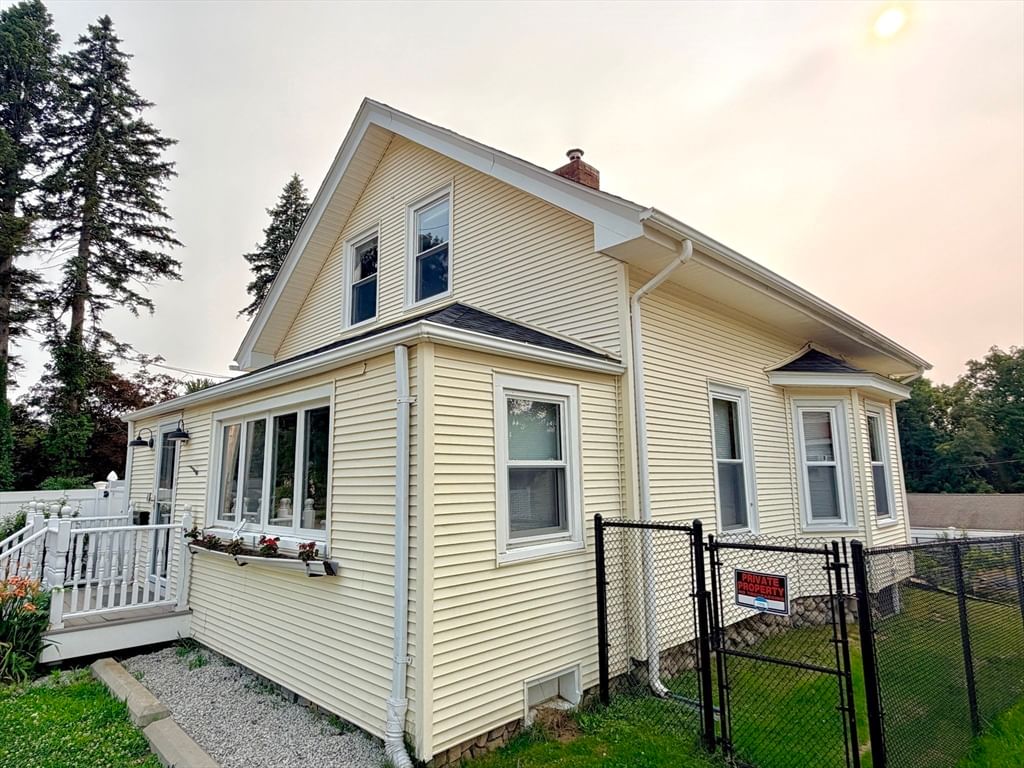 22 Pelican Ave, Worcester, MA, 22 Pelican Ave, Worcester, MA Photo #8
