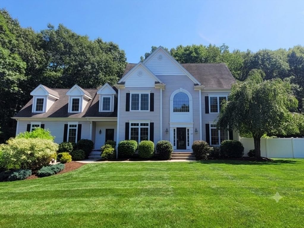 Photo of 33 Dairy Drive, Upton, MA