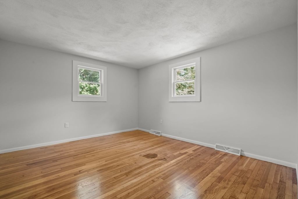 543 Cross St, Bridgewater, MA, 543 Cross St, Bridgewater, MA Photo #10