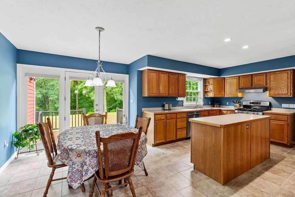 73 Hillando Dr, Shrewsbury, MA, 73 Hillando Dr, Shrewsbury, MA Photo #9