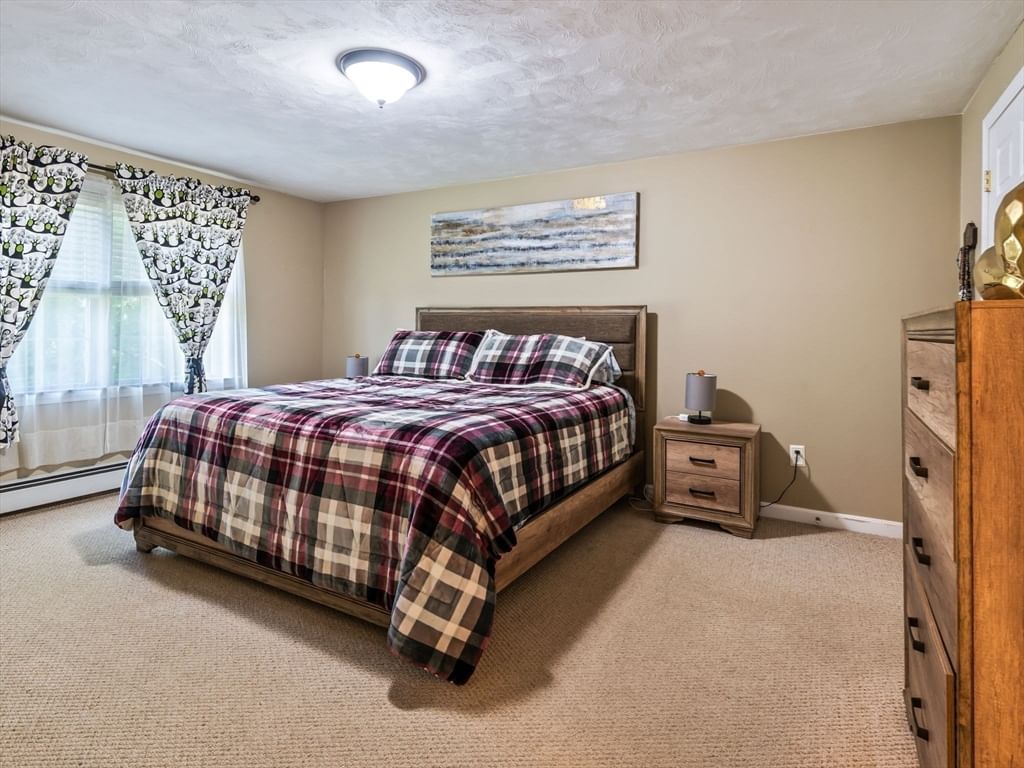 4 Commonwealth Ave, Auburn, MA Photo #32