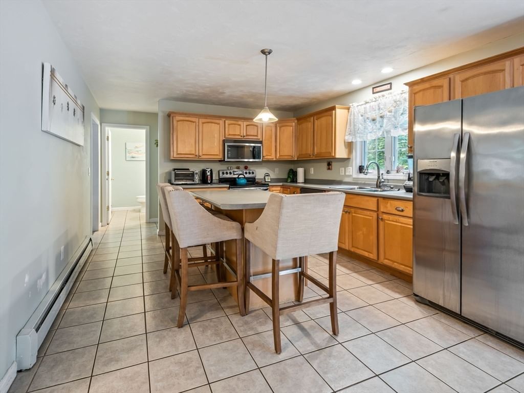 4 Commonwealth Ave, Auburn, MA Photo #9