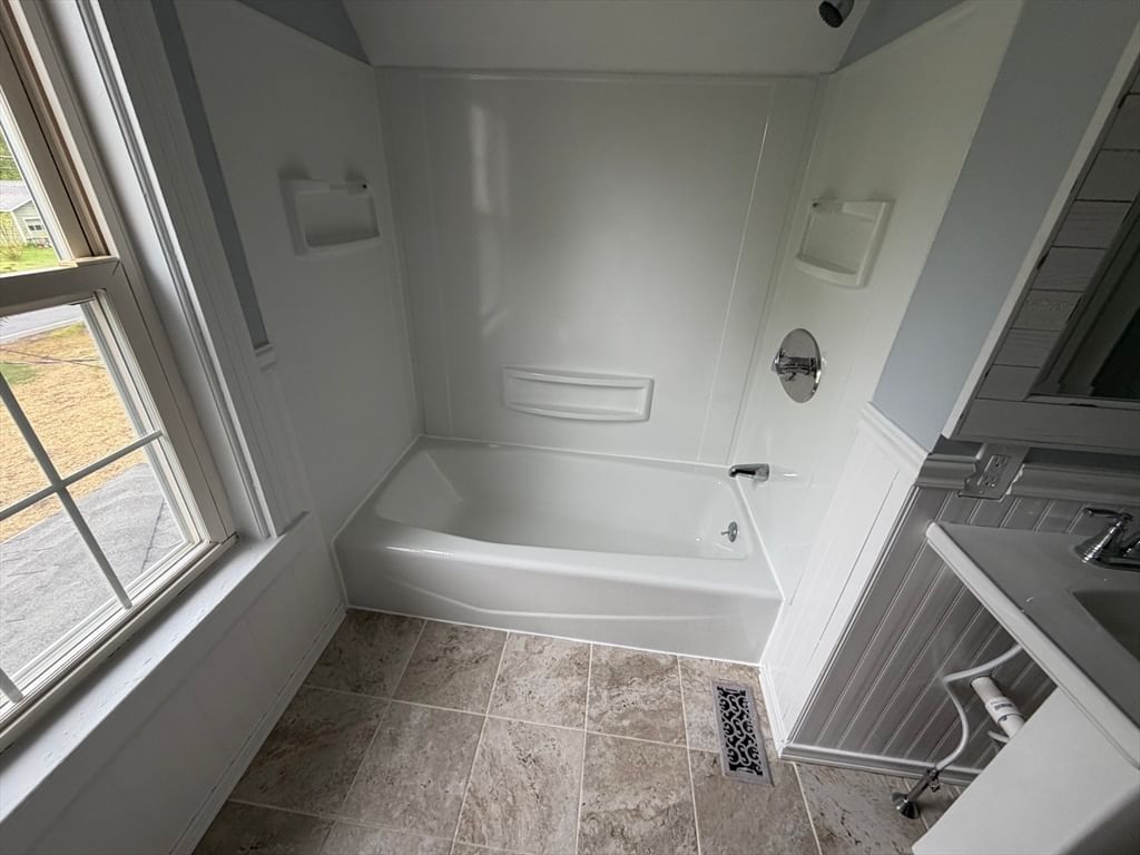 16 Warfield St, Hopedale, MA Photo #18