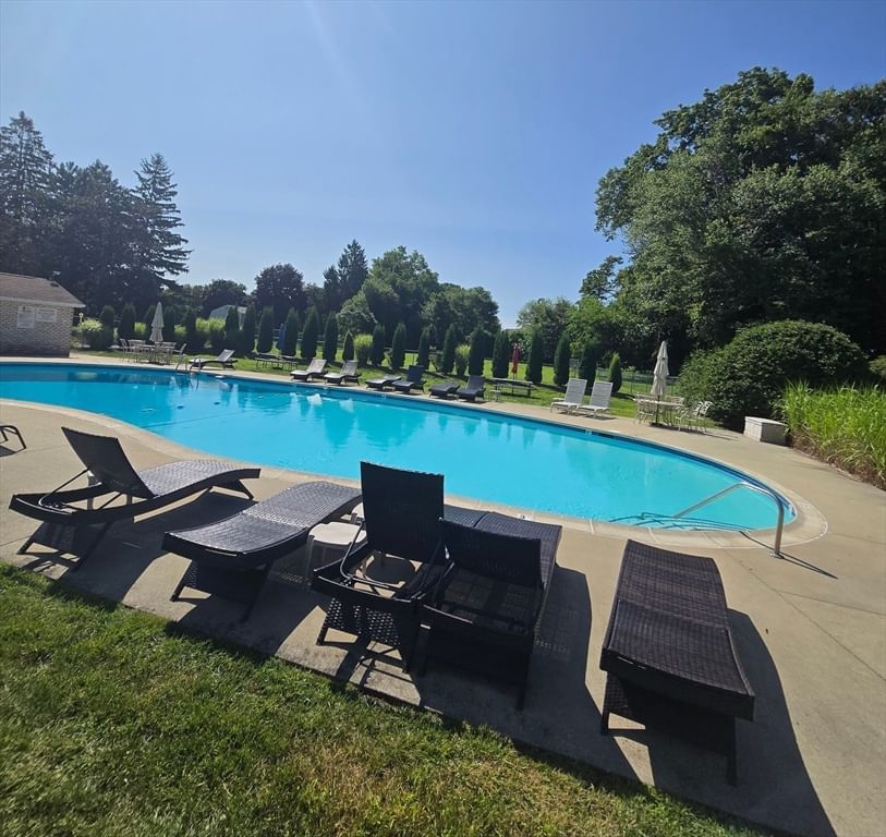 6 Corey Colonial #6, Agawam, MA Photo #2