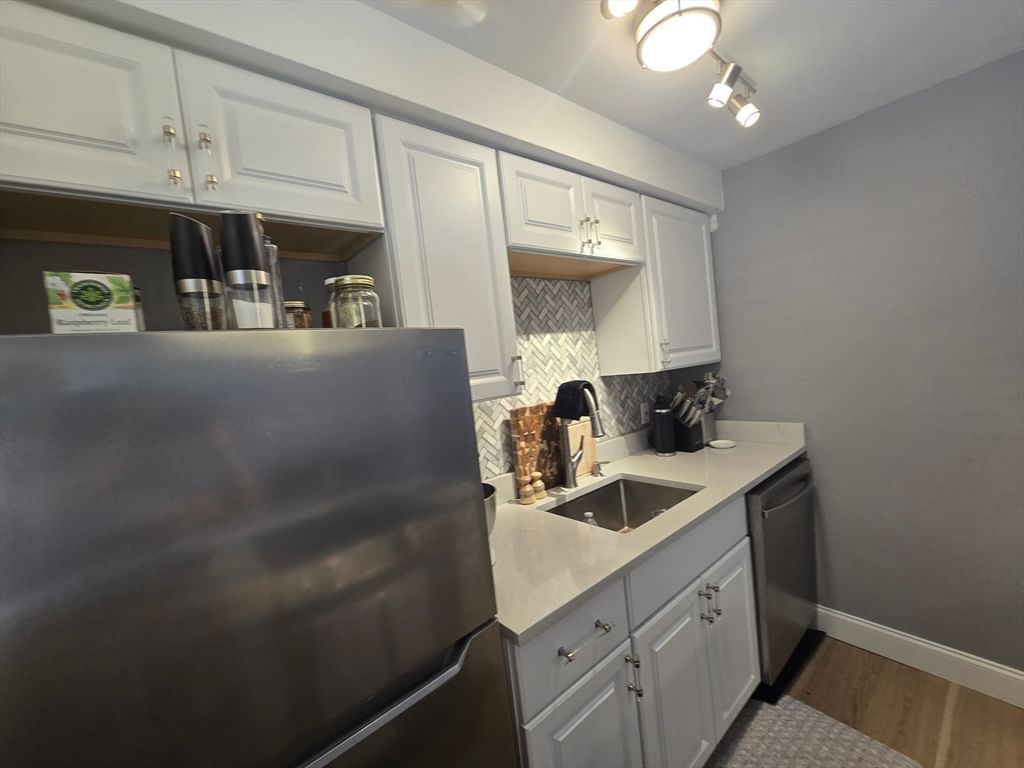 6 Corey Colonial #6, Agawam, MA Photo #13