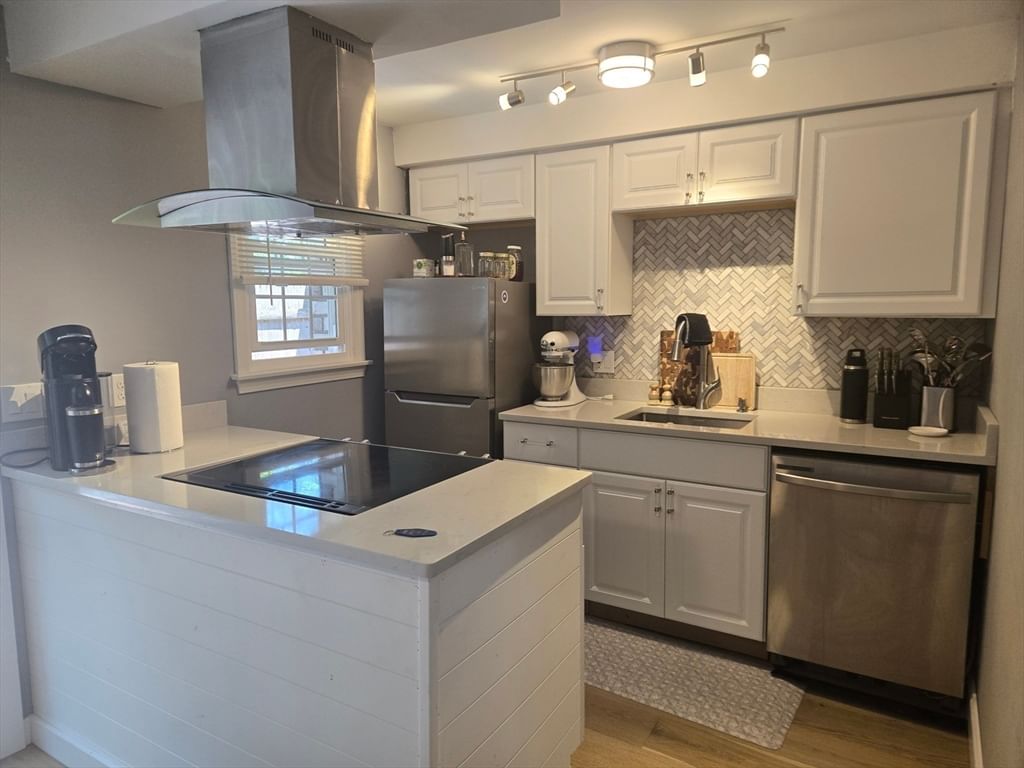 6 Corey Colonial #6, Agawam, MA Photo #8