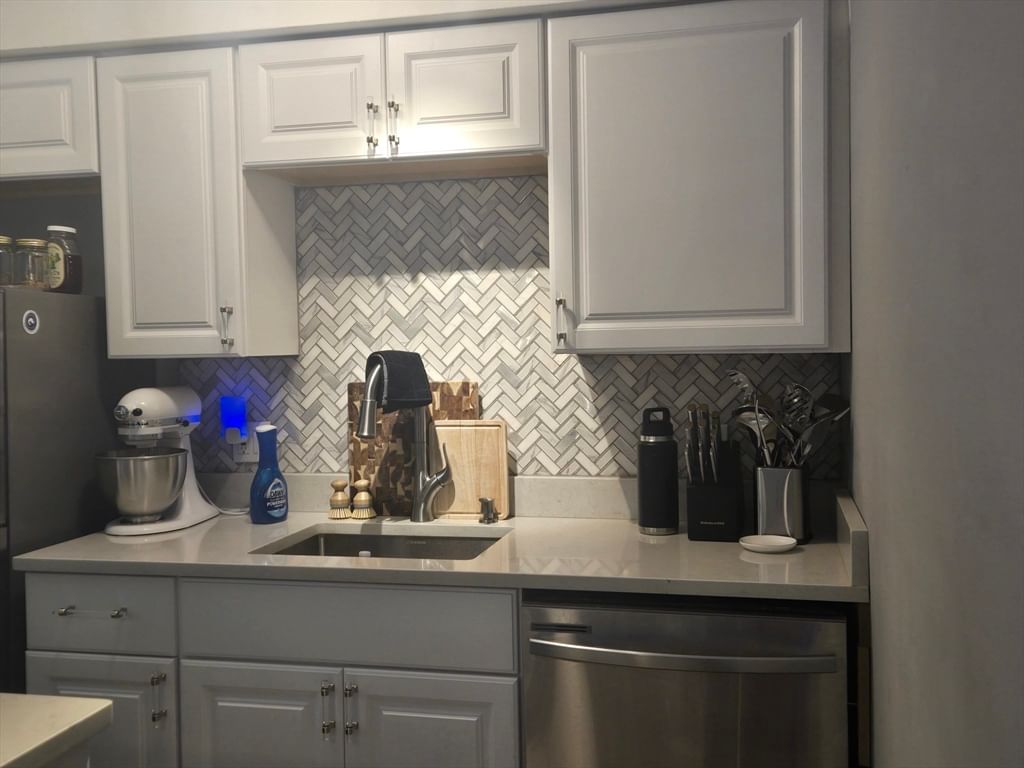 6 Corey Colonial #6, Agawam, MA Photo #10