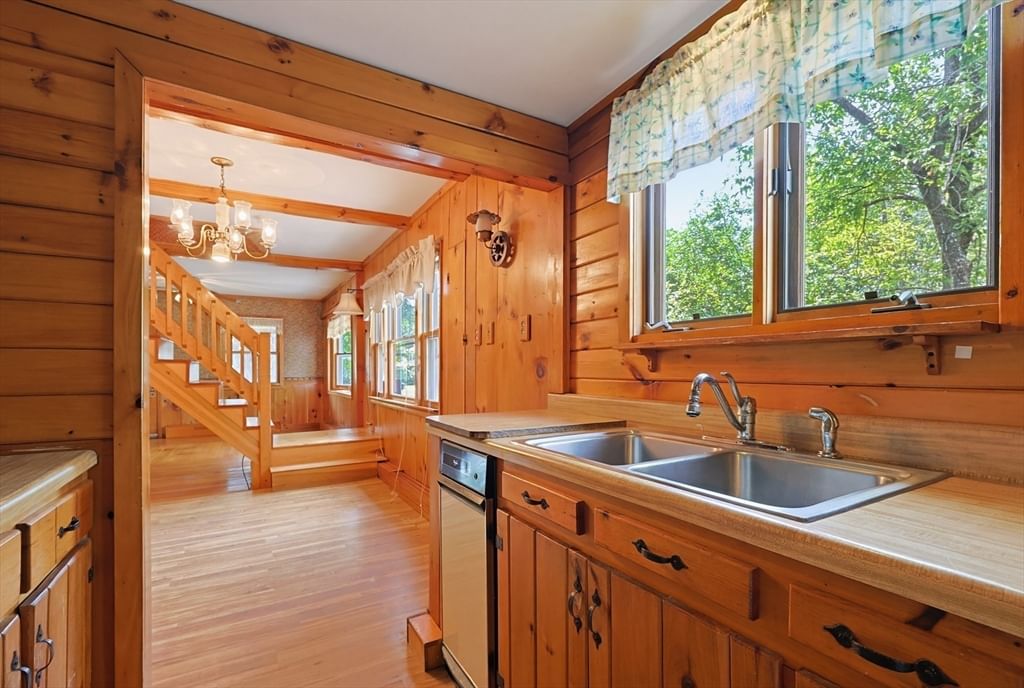 640 Pulaski Blvd, Bellingham, MA Photo #14