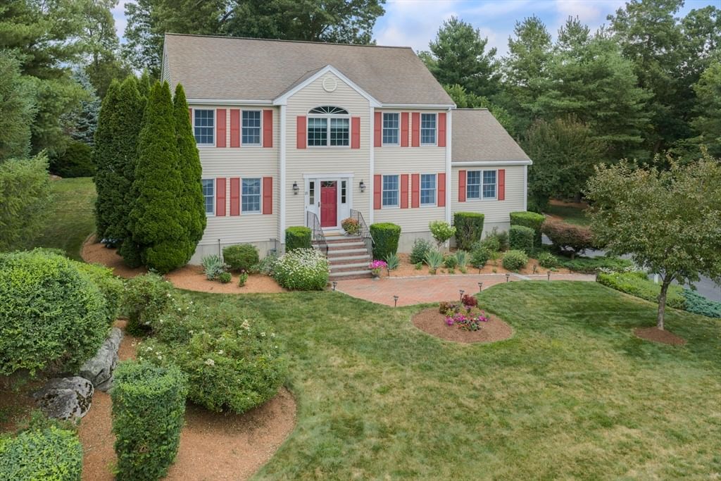 Photo of 15 Little Tree Rd, Medway, MA