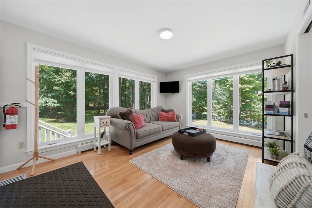 1 Rock Forest Drive, Hooksett, NH Photo #4