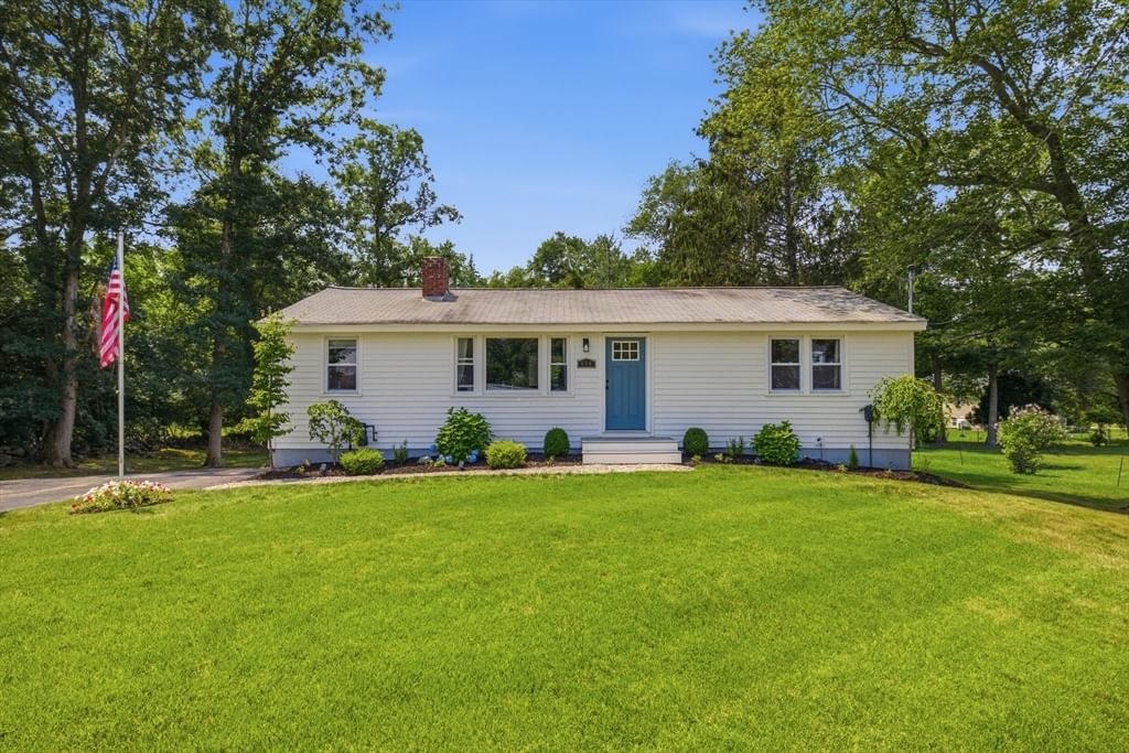 Photo of 456 North St, Bridgewater, MA