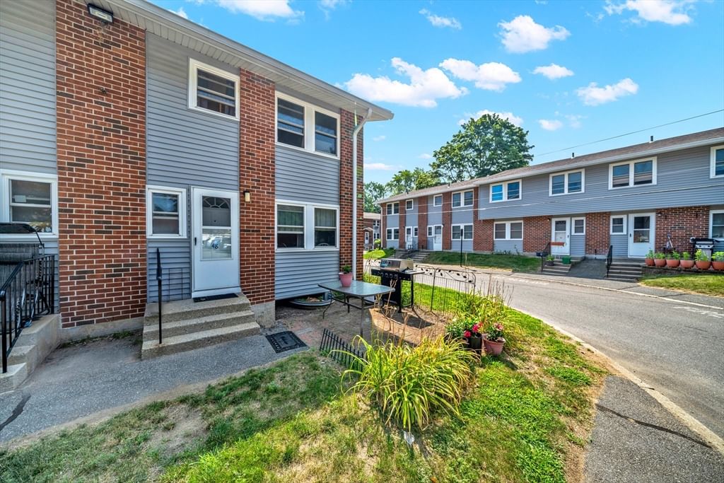 48 Manor Court #48, Springfield, MA Photo #12