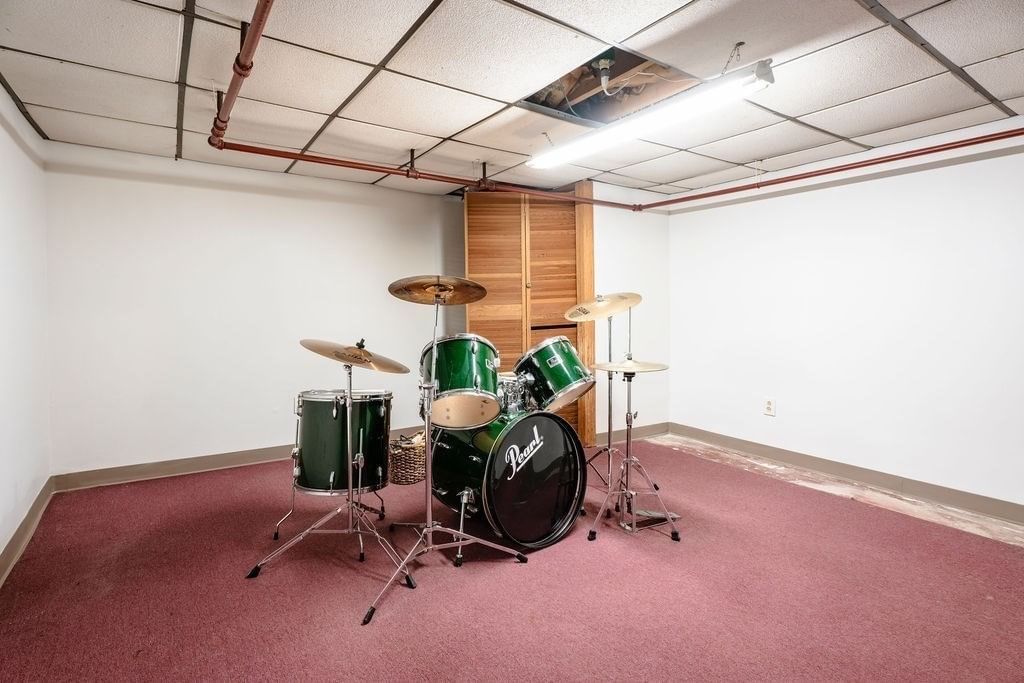 1083 Edgell Rd, Framingham, MA, 1083 Edgell Rd, Framingham, MA Photo #24