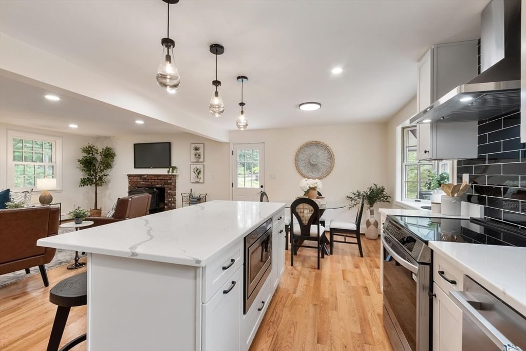 368 Hill Rd, Boxborough, MA Photo #3