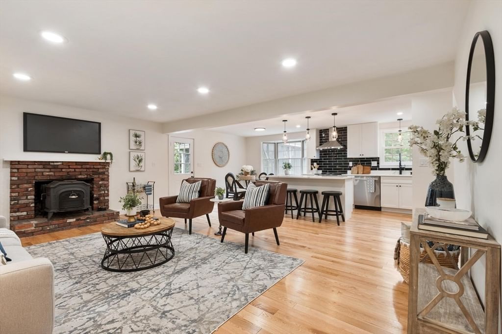 368 Hill Rd, Boxborough, MA Photo #10