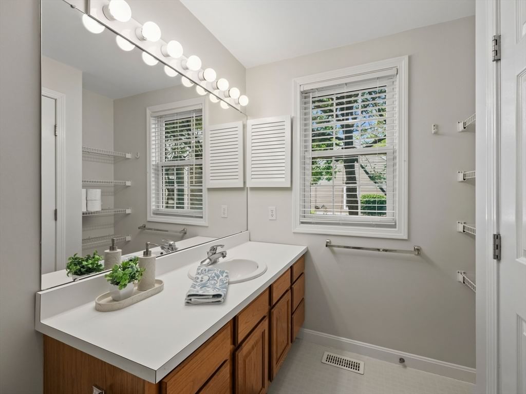 126 Audubon Dr #126, Acton, MA Photo #17