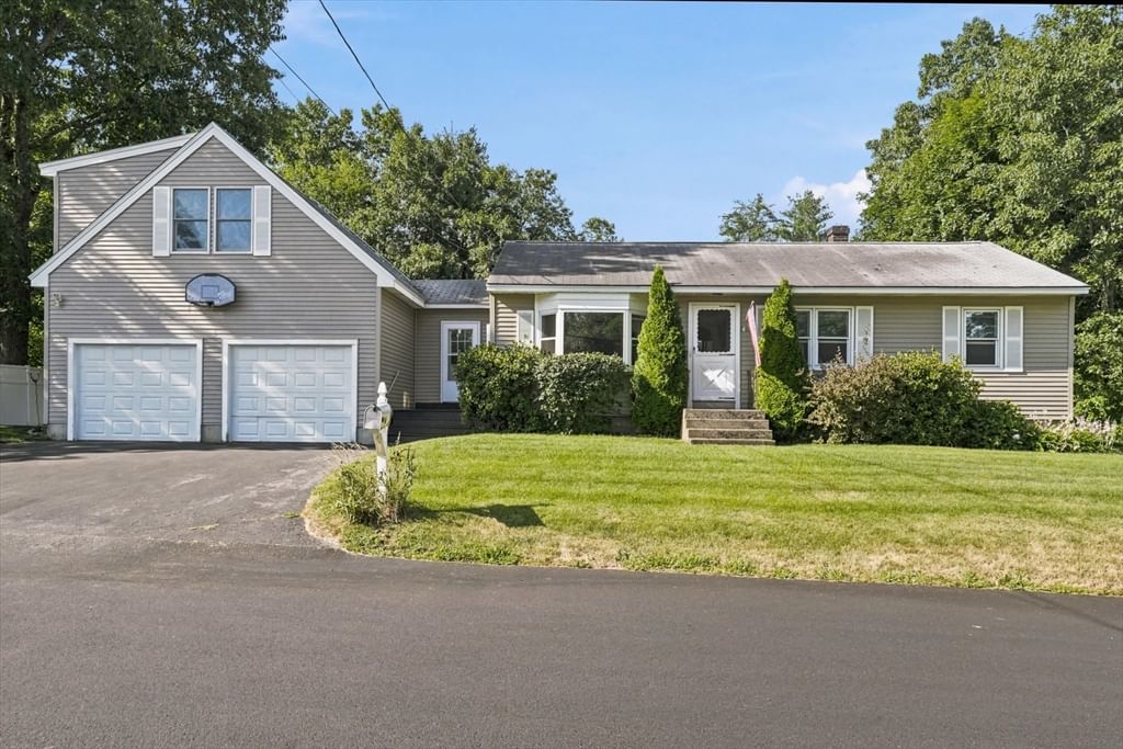 16 Edgelawn Ave, Chelmsford, MA, 16 Edgelawn Ave, Chelmsford, MA Photo #3